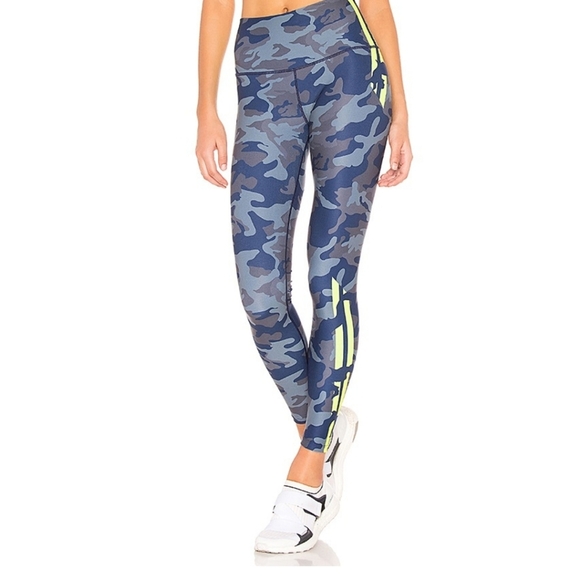 WITH camo leggings - Picture 2 of 10